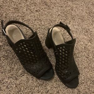 Block heel sandal 8W